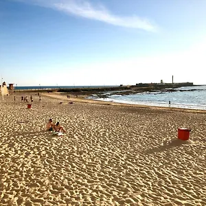  Apartamento GATU Fantástico Ático en la Caleta 3 dormit,2 baños, gran terraza y wifi