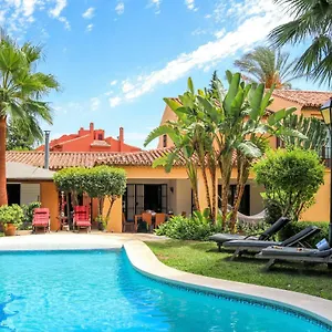 https://villa-el-mirador-marbella.1costadelsol.com